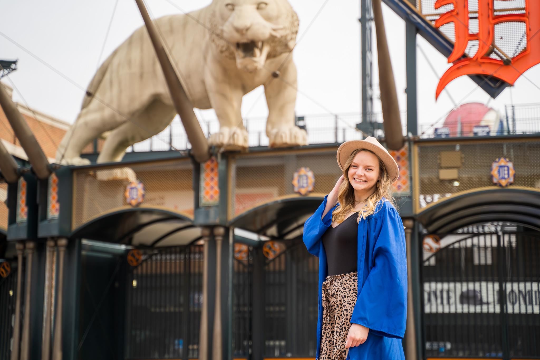 Cap & Gown Mini Sessions!